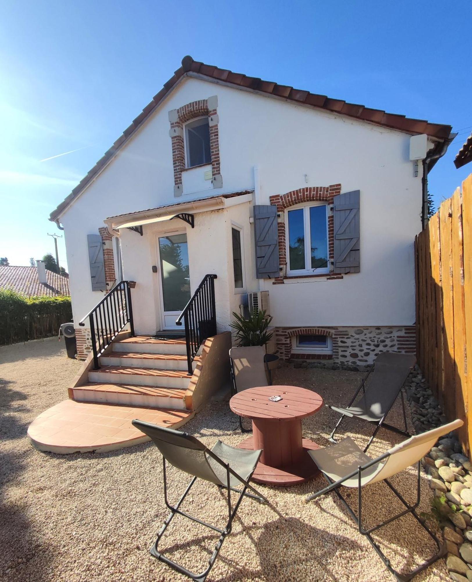 Villa Garona Avec Billard Proche Pyrenees Cazeres Exterior photo